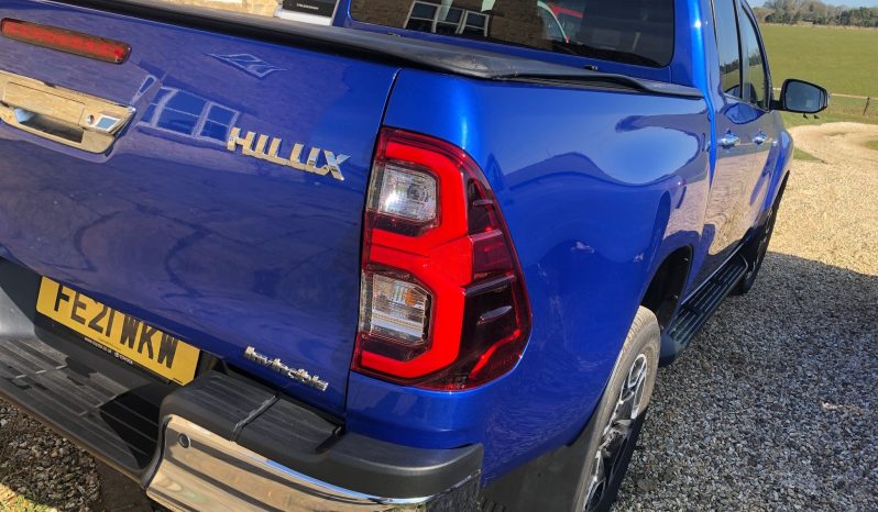 Toyota Hilux Invincible 2021 full