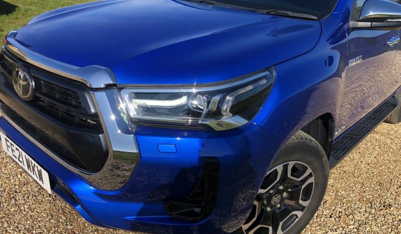 Toyota Hilux Invincible 2021 full
