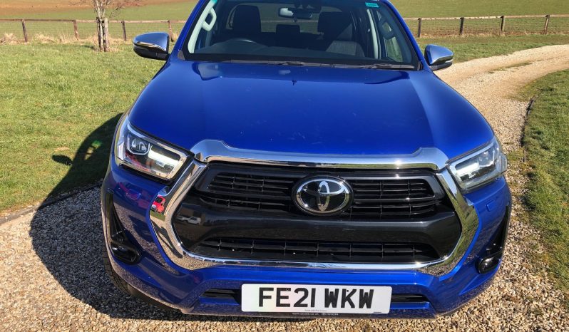 Toyota Hilux Invincible 2021 full