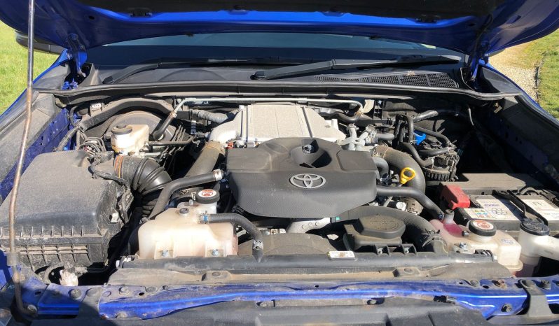 Toyota Hilux Invincible 2021 full
