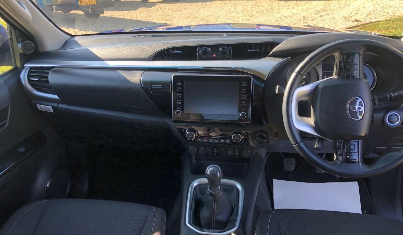 Toyota Hilux Invincible 2021 full