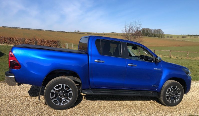Toyota Hilux Invincible 2021 full