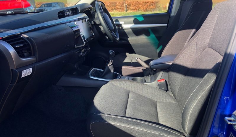 Toyota Hilux Invincible 2021 full