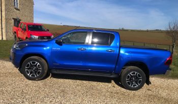 Toyota Hilux Invincible 2021 full