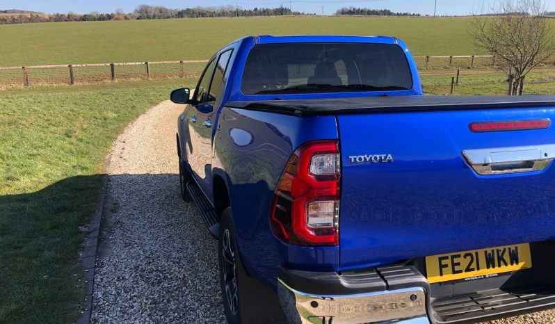 Toyota Hilux Invincible 2021 full