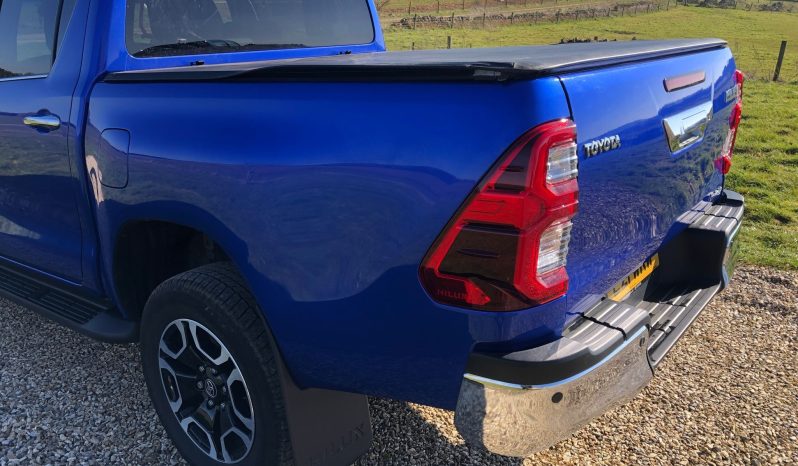 Toyota Hilux Invincible 2021 full