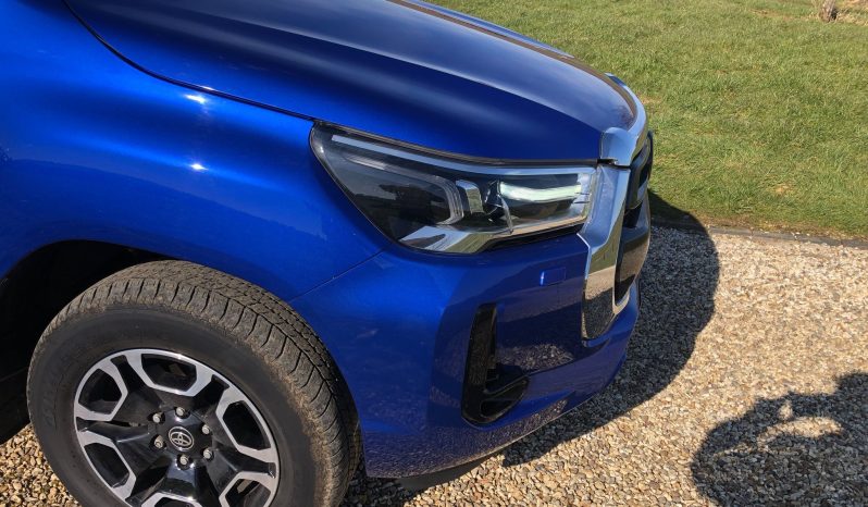 Toyota Hilux Invincible 2021 full