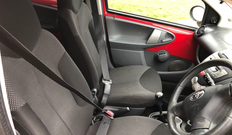 Toyota Aygo 2011 full