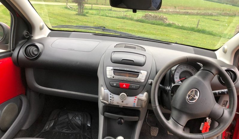 Toyota Aygo 2011 full
