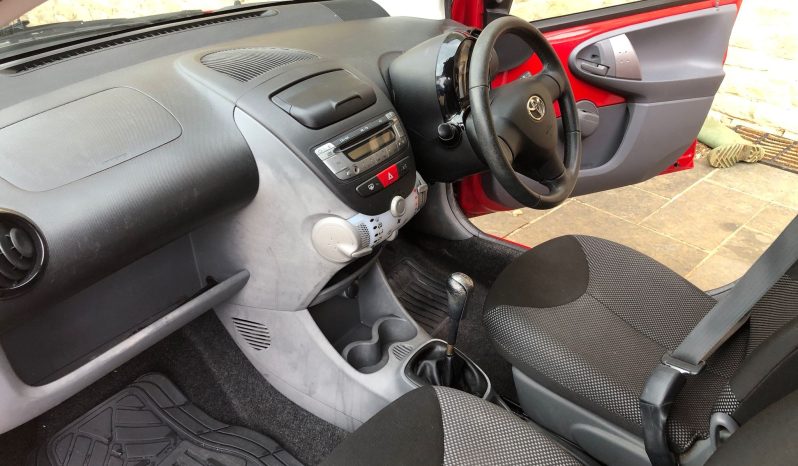 Toyota Aygo 2011 full