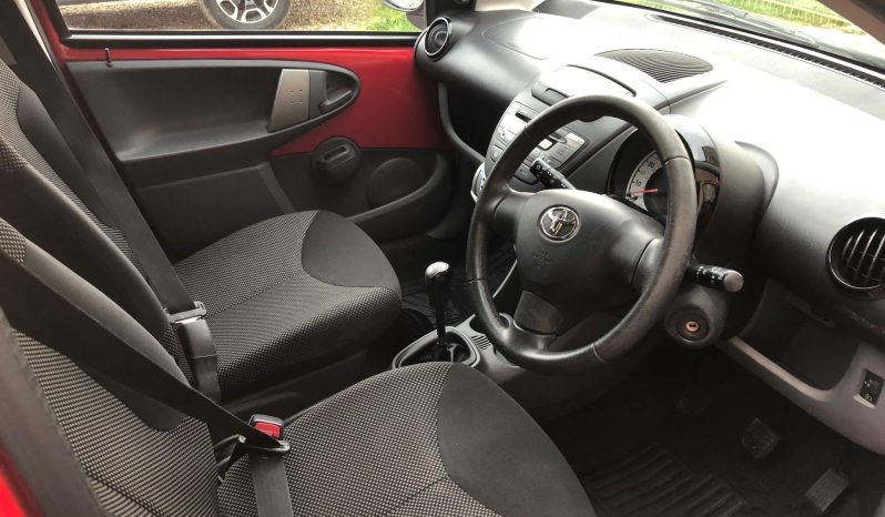 Toyota Aygo 2011 full