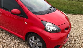Toyota Aygo 2011 full