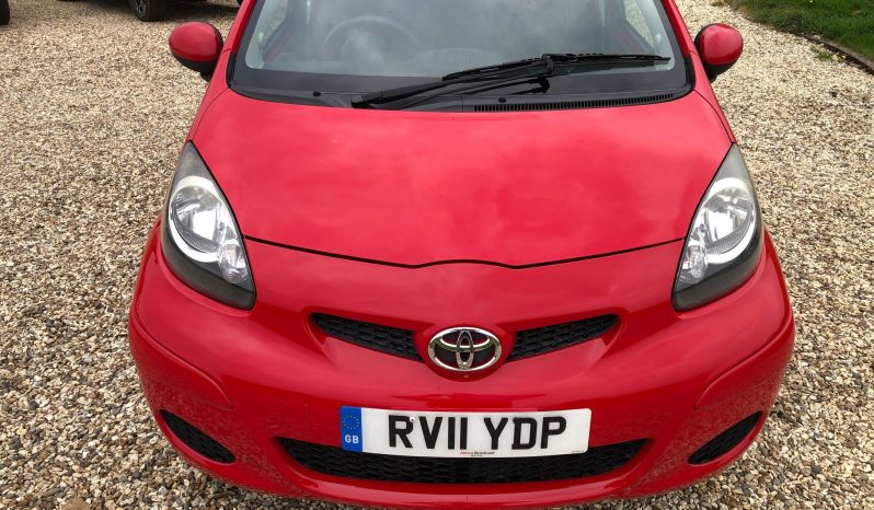 Toyota Aygo 2011 full