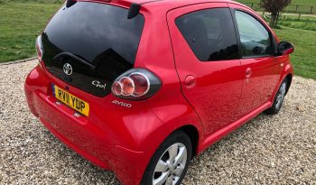 Toyota Aygo 2011 full