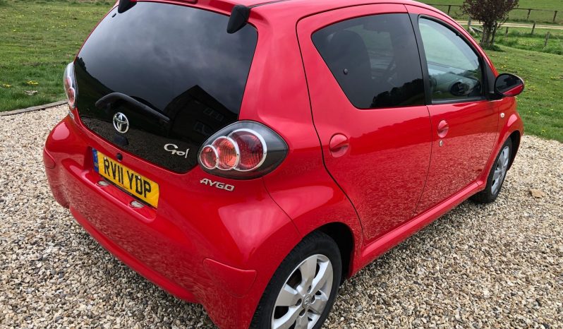 Toyota Aygo 2011 full