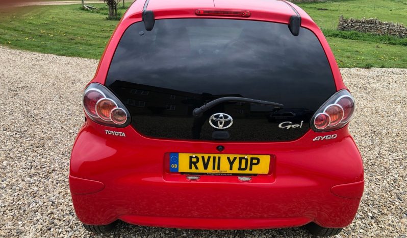 Toyota Aygo 2011 full