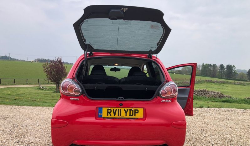Toyota Aygo 2011 full