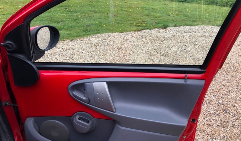 Toyota Aygo 2011 full