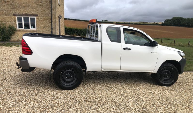 Toyota Hilux 2020 full