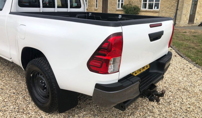 Toyota Hilux 2020 full
