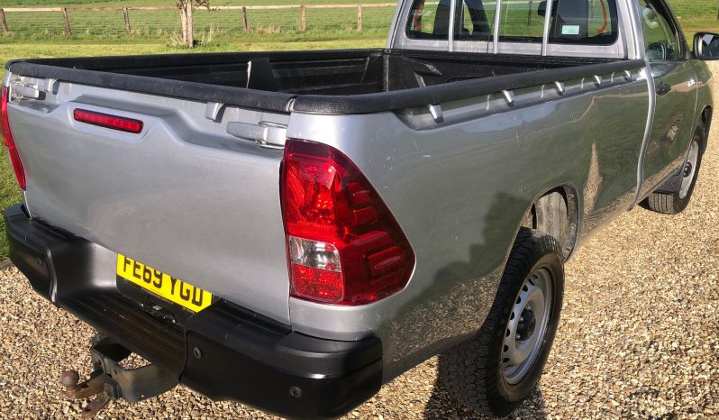 
								Toyota Hilux Single Cab 2019 full									
