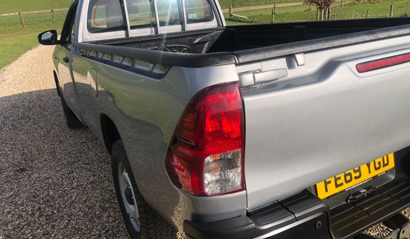 
								Toyota Hilux Single Cab 2019 full									
