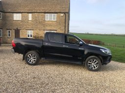 
										Toyota Hilux Double Cab Invincible 2019 full									