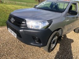 
										Toyota Hilux Single Cab 2019 full									