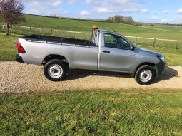 
										Toyota Hilux Single Cab 2019 full									