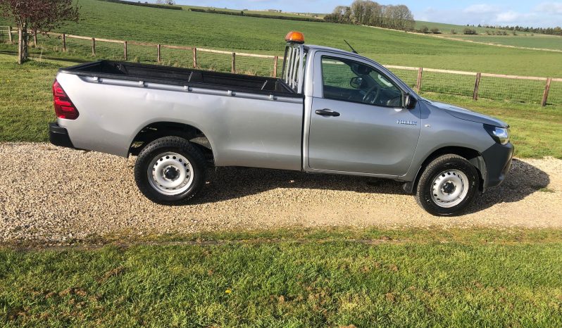 
								Toyota Hilux Single Cab 2019 full									