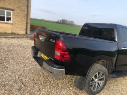 
										Toyota Hilux Double Cab Invincible 2019 full									
