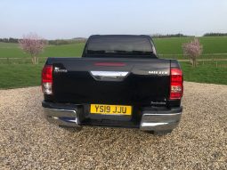 
										Toyota Hilux Double Cab Invincible 2019 full									