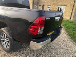 
										Toyota Hilux Double Cab Invincible 2019 full									