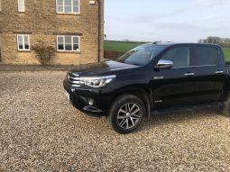
										Toyota Hilux Double Cab Invincible 2019 full									
