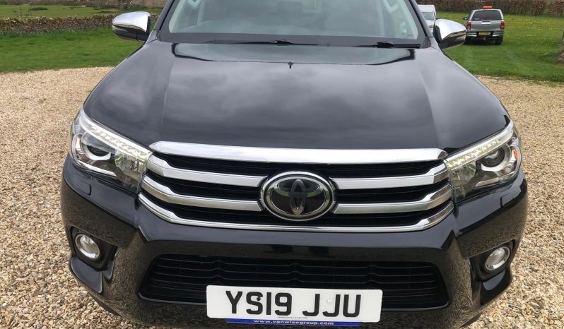 
								Toyota Hilux Double Cab Invincible 2019 full									