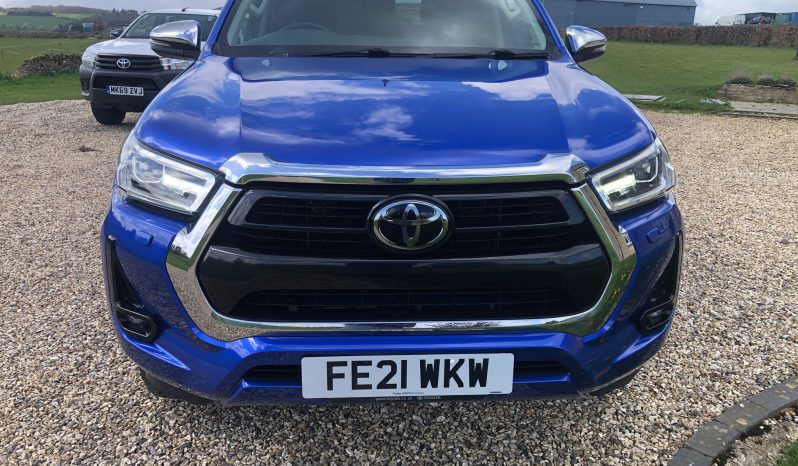 
								Toyota Hilux Invincible 2021 full									