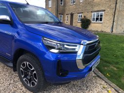 
										Toyota Hilux Invincible 2021 full									