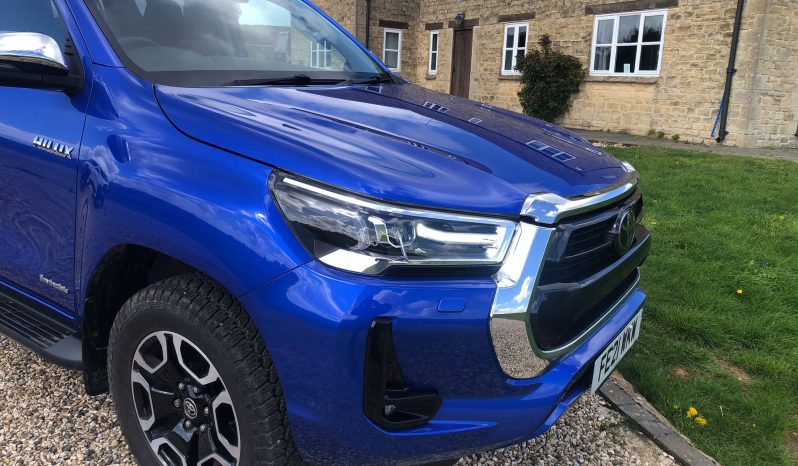 
								Toyota Hilux Invincible 2021 full									