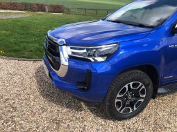 
										Toyota Hilux Invincible 2021 full									