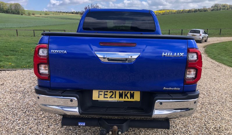 
								Toyota Hilux Invincible 2021 full									