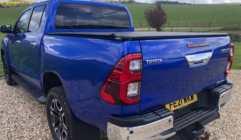 
								Toyota Hilux Invincible 2021 full									
