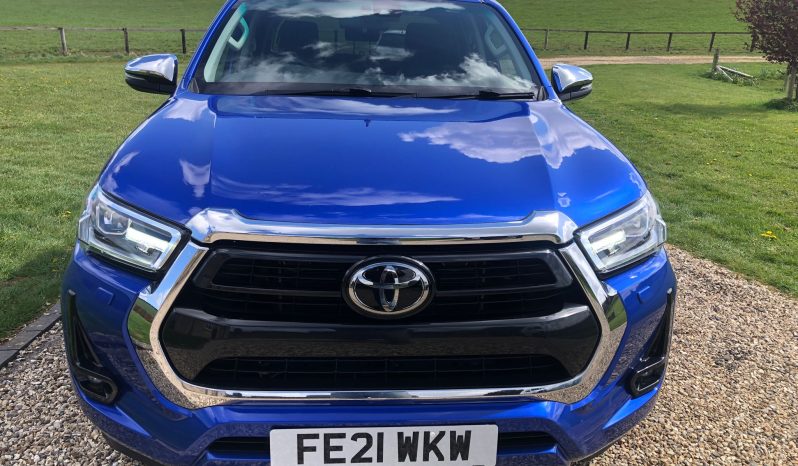 
								Toyota Hilux Invincible 2021 full									