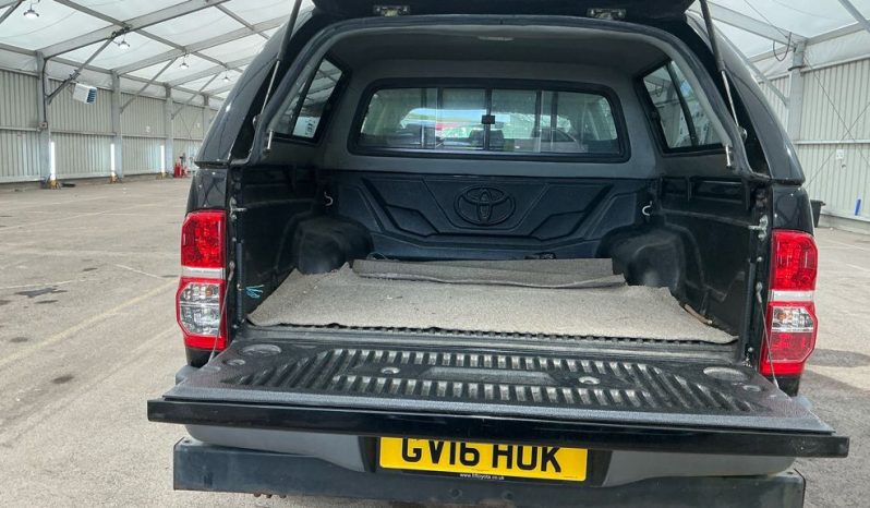
								Toyota Hilux Double Cab 2016 full									