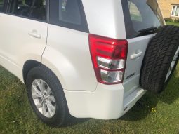
										Suzuki Grand Vitara 2.3 Litre Petrol 2013 full									