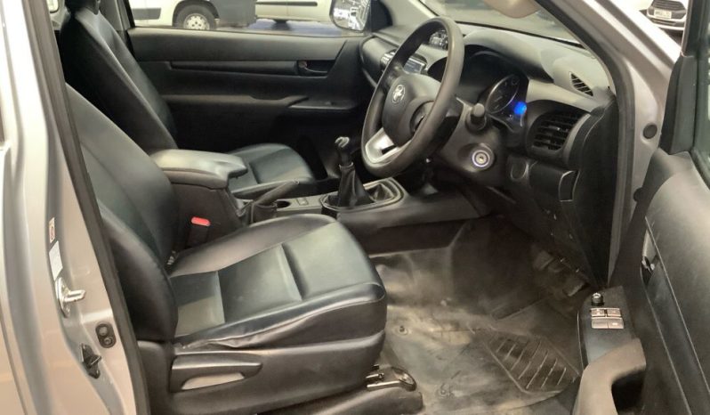 
								Toyota Hilux Extra Cab 2019 full									