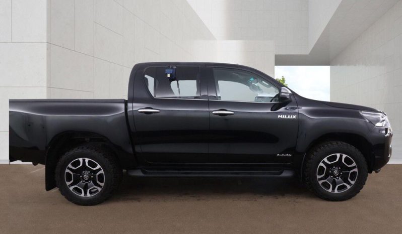
								Toyota Hilux 2.8 Litre Invincible 2021 full									