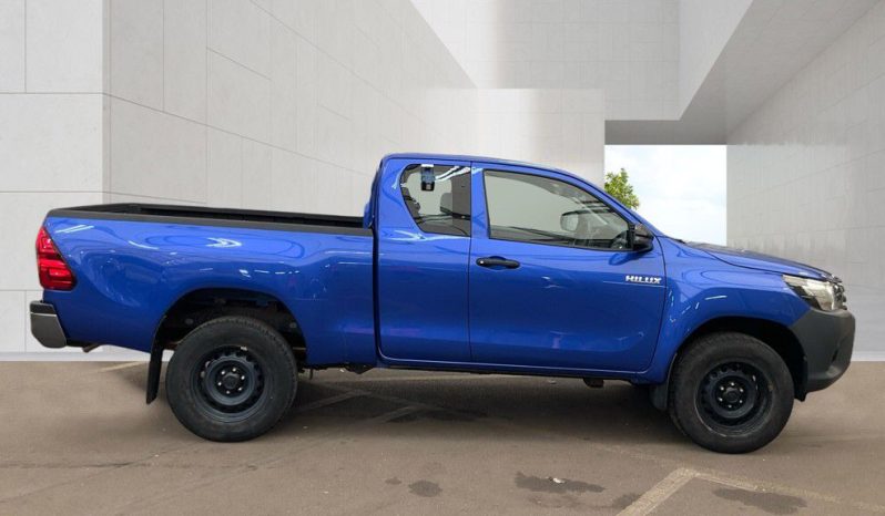 
								Toyota Hilux Extra Cab 2020 full									