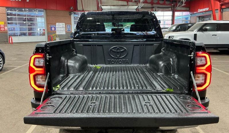 
								Toyota Hilux 2.8 Litre Invincible 2021 full									