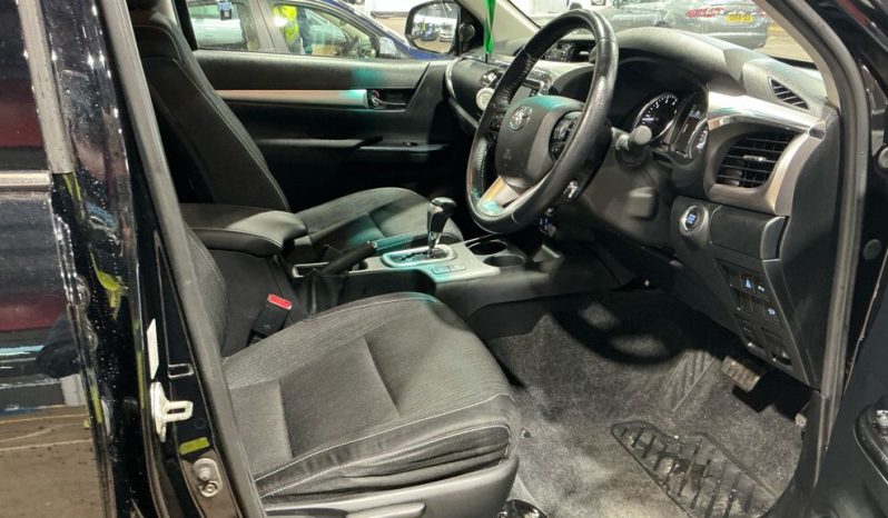 
								Toyota Hilux 2.8 Litre Invincible 2021 full									