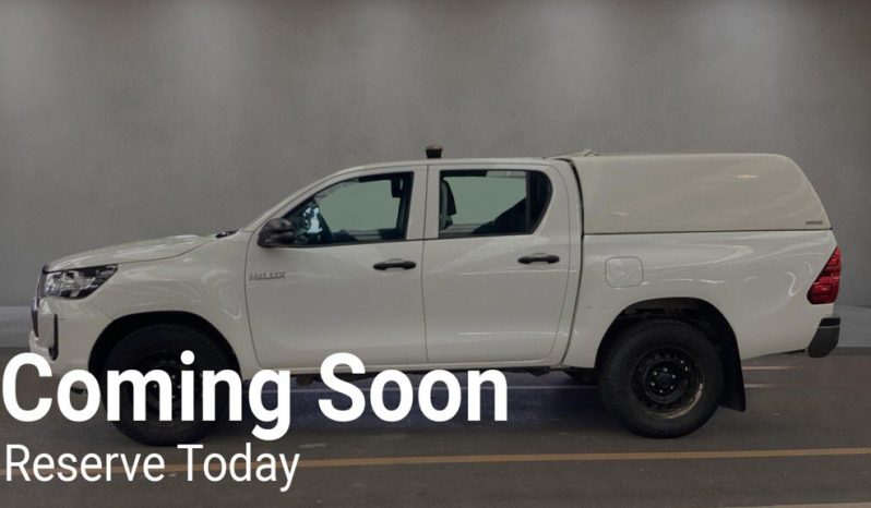 
								Toyota Hilux Active Double Cab 2022 full									